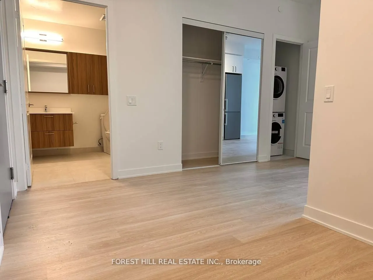 50 Upper Mall Way, #B1804