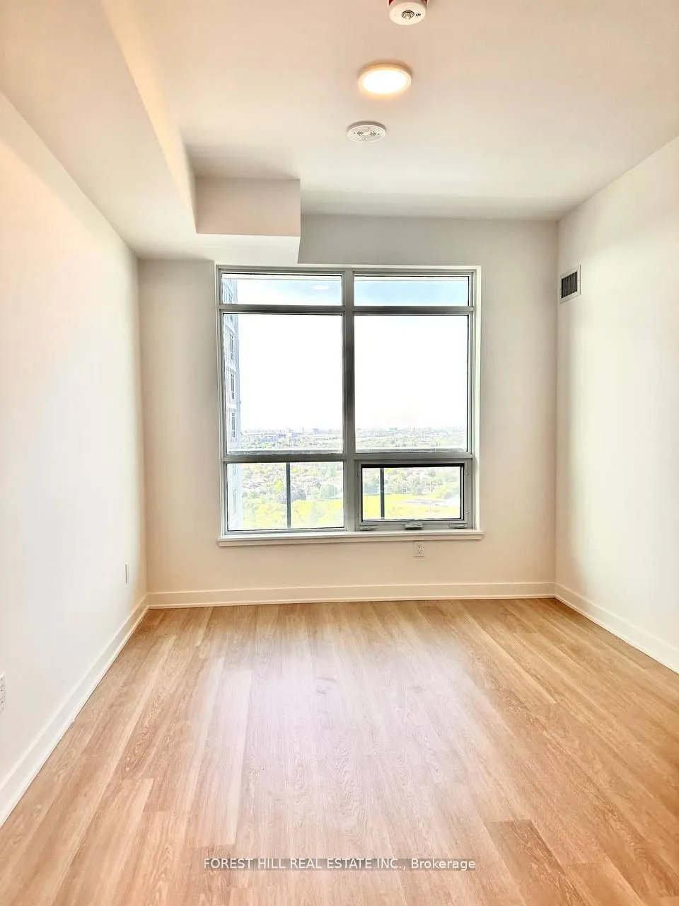 50 Upper Mall Way, #B1804