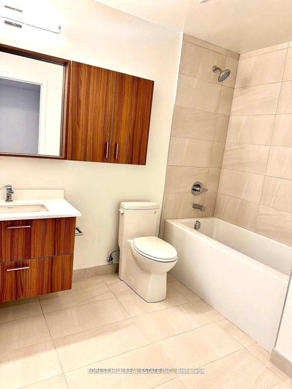 50 Upper Mall Way, #B1804