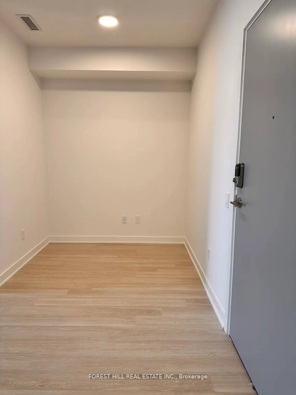 50 Upper Mall Way, #B1804