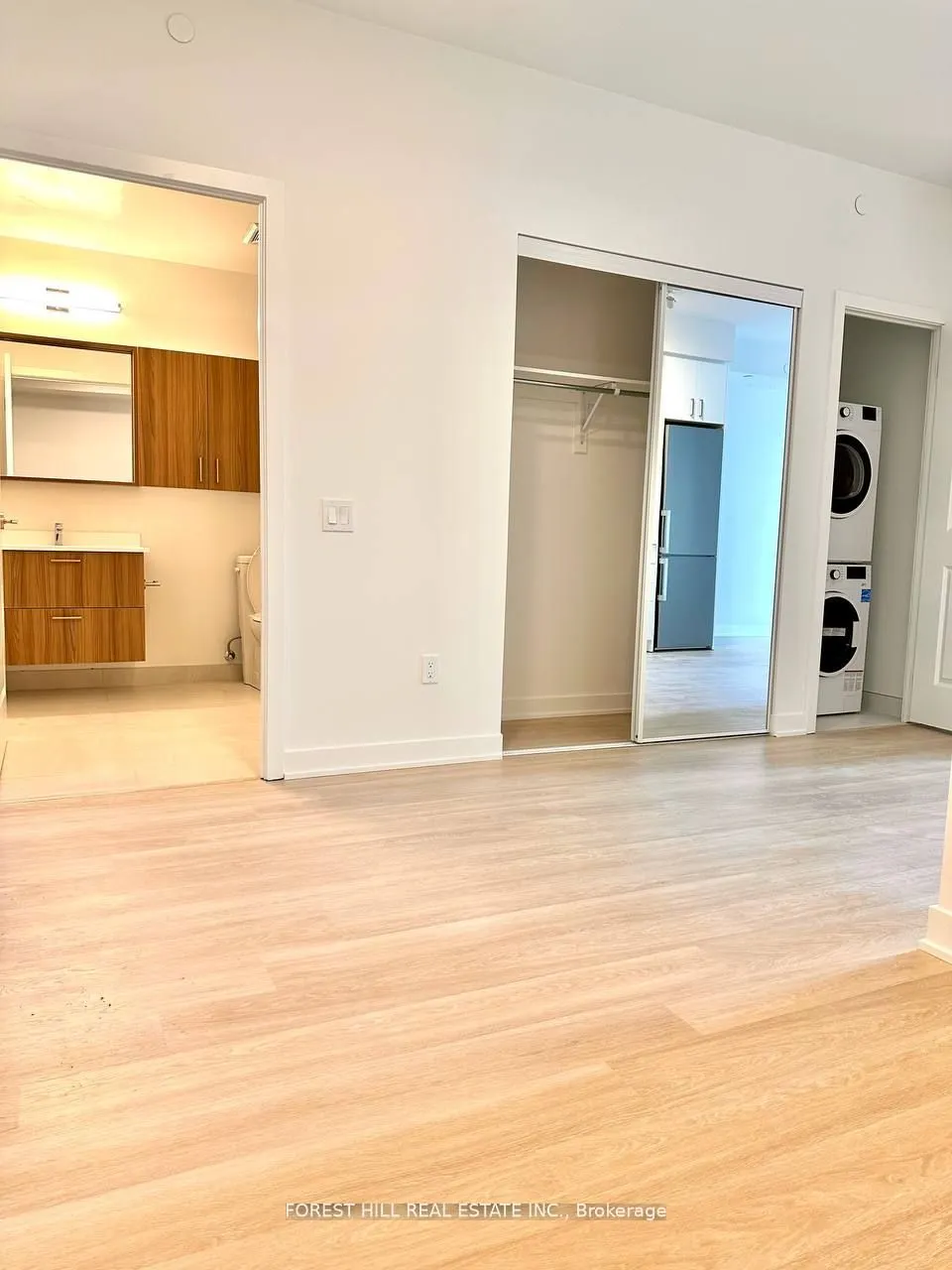 50 Upper Mall Way, #B1804