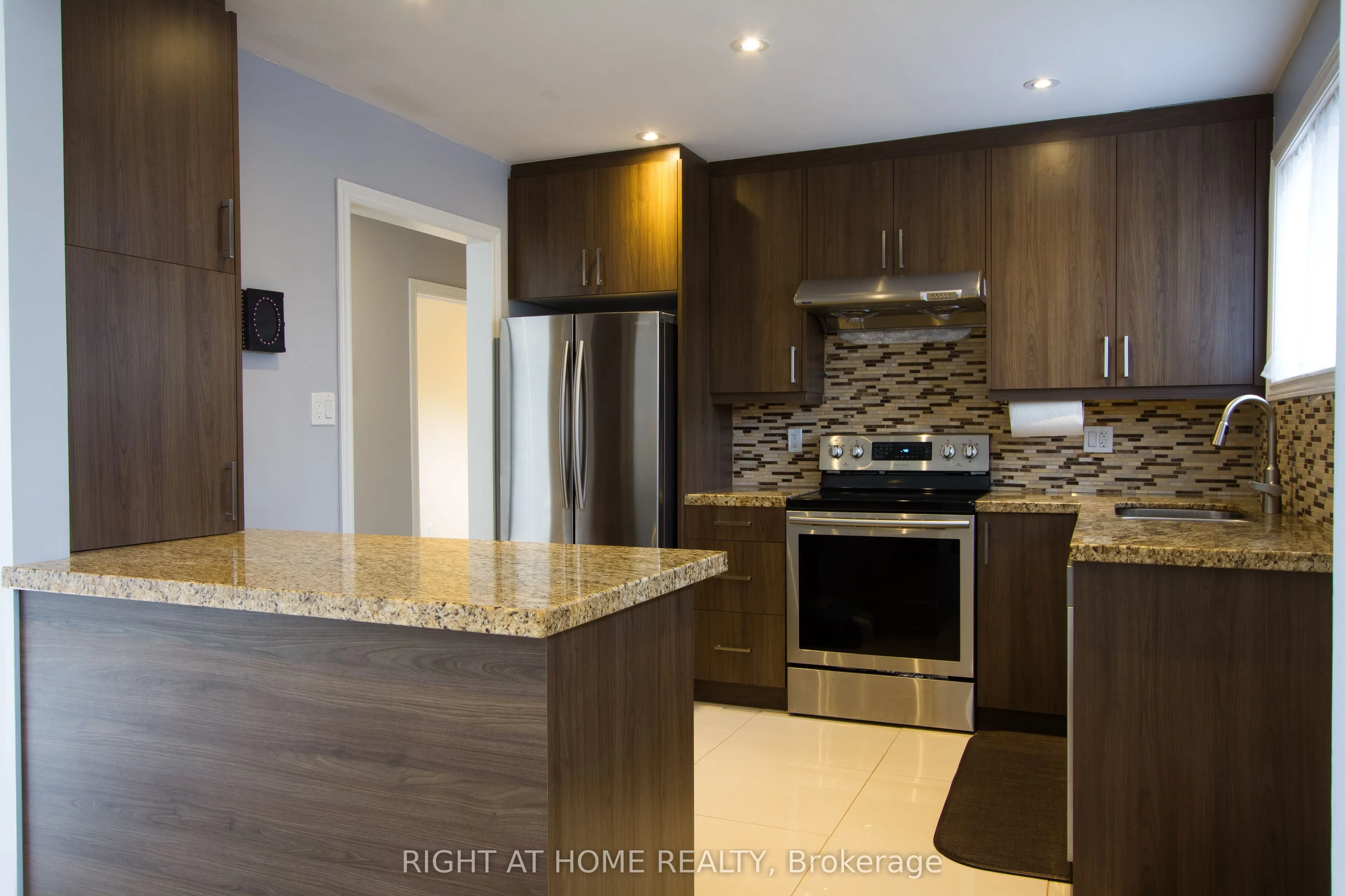 40 Foreht Crescent, #Main