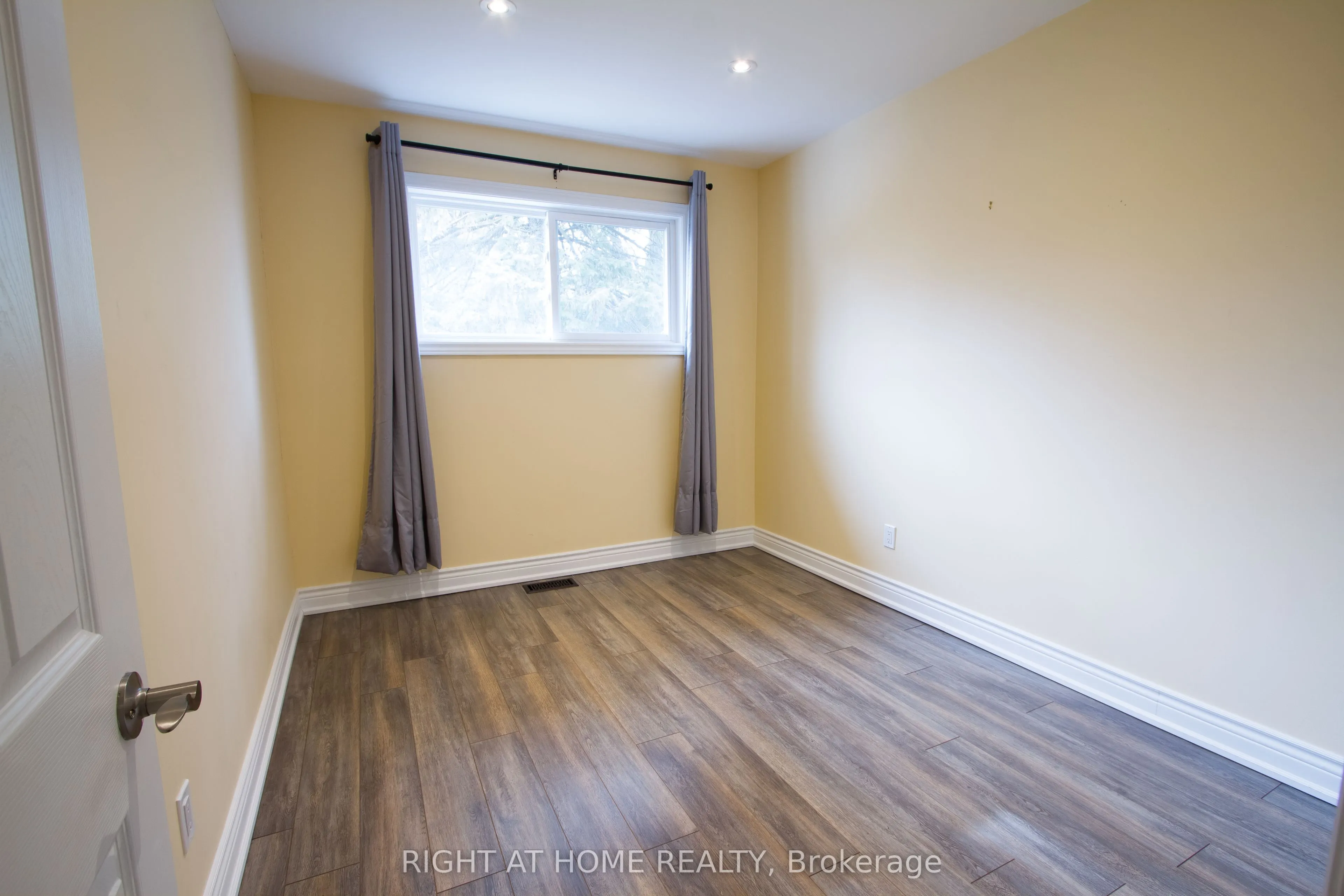 40 Foreht Crescent, #Main
