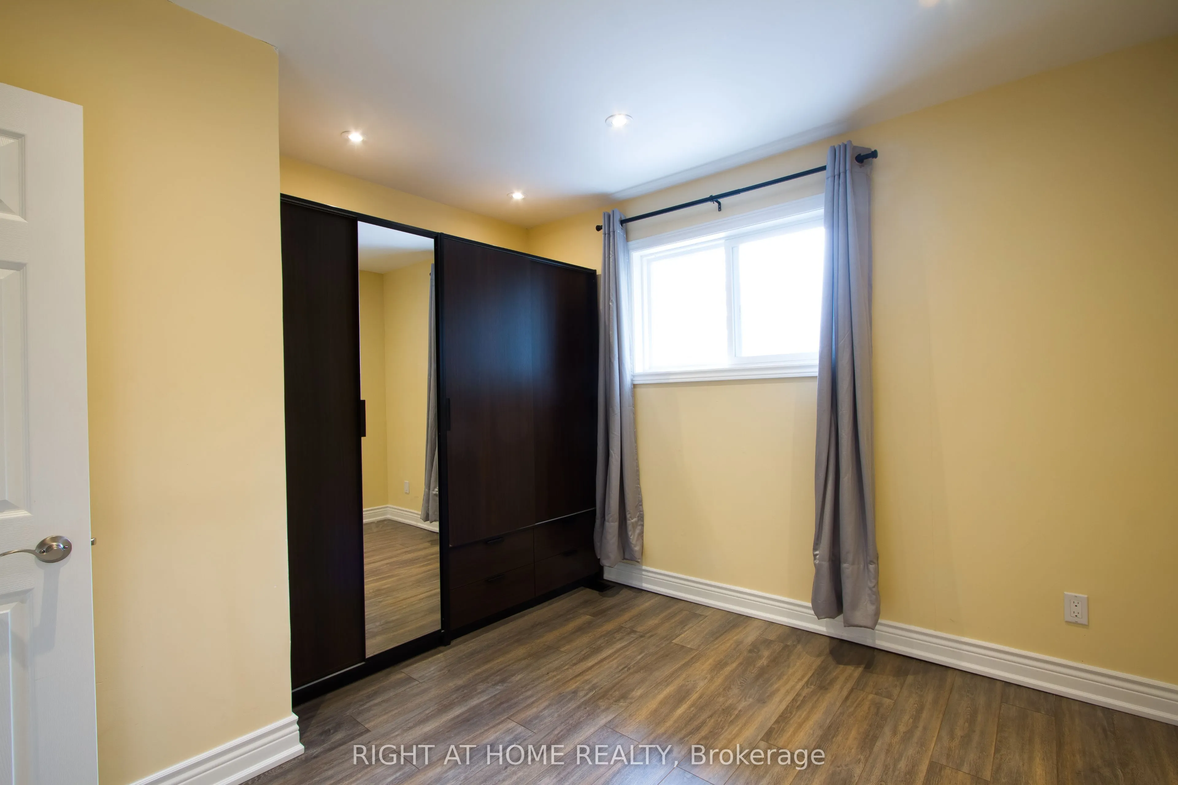 40 Foreht Crescent, #Main