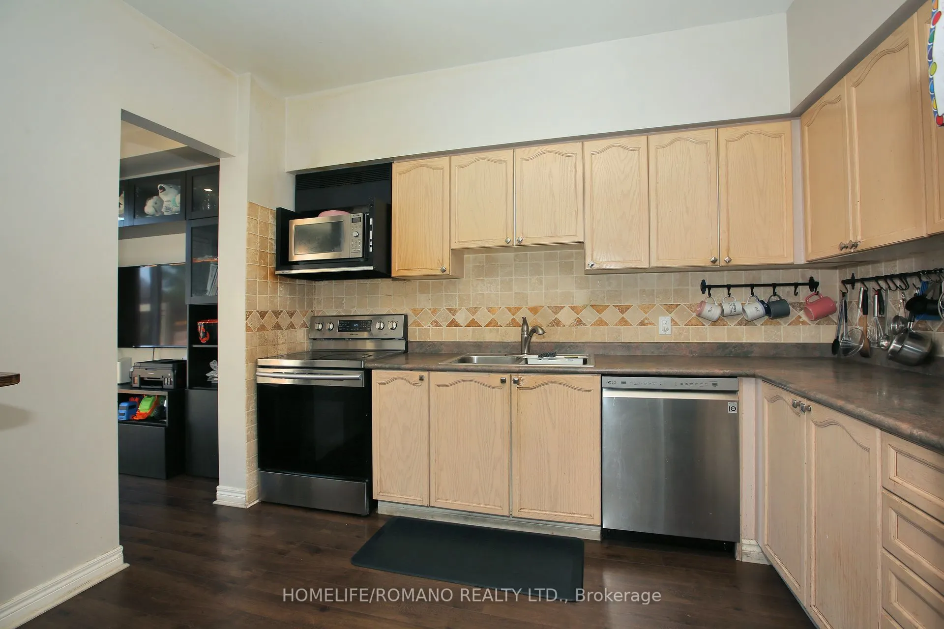 37 Ridgeway Court