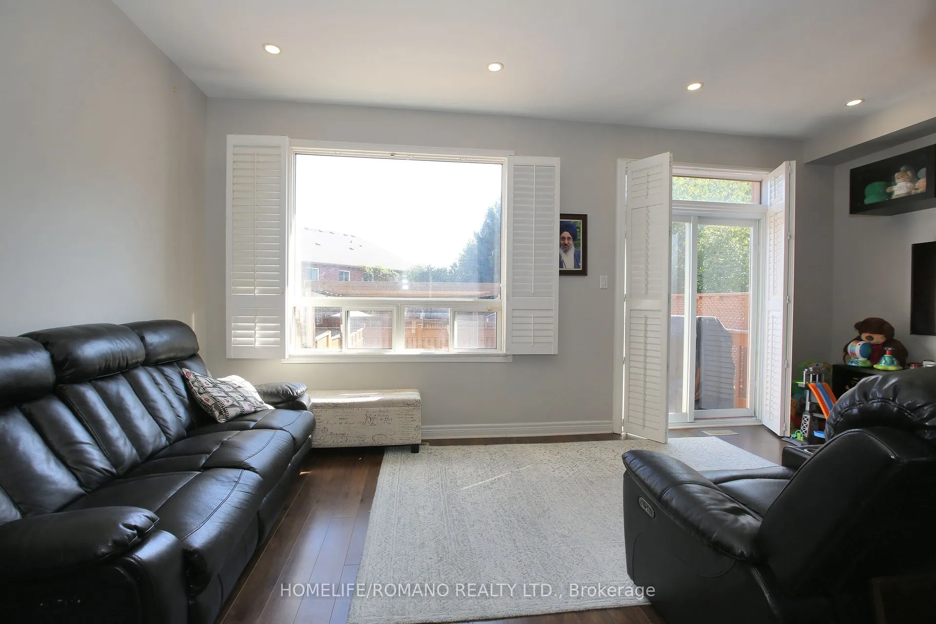 37 Ridgeway Court