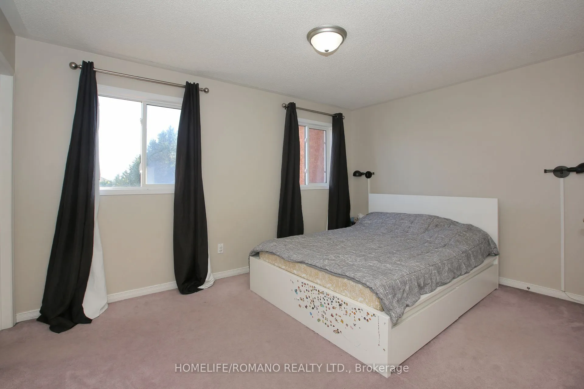 37 Ridgeway Court