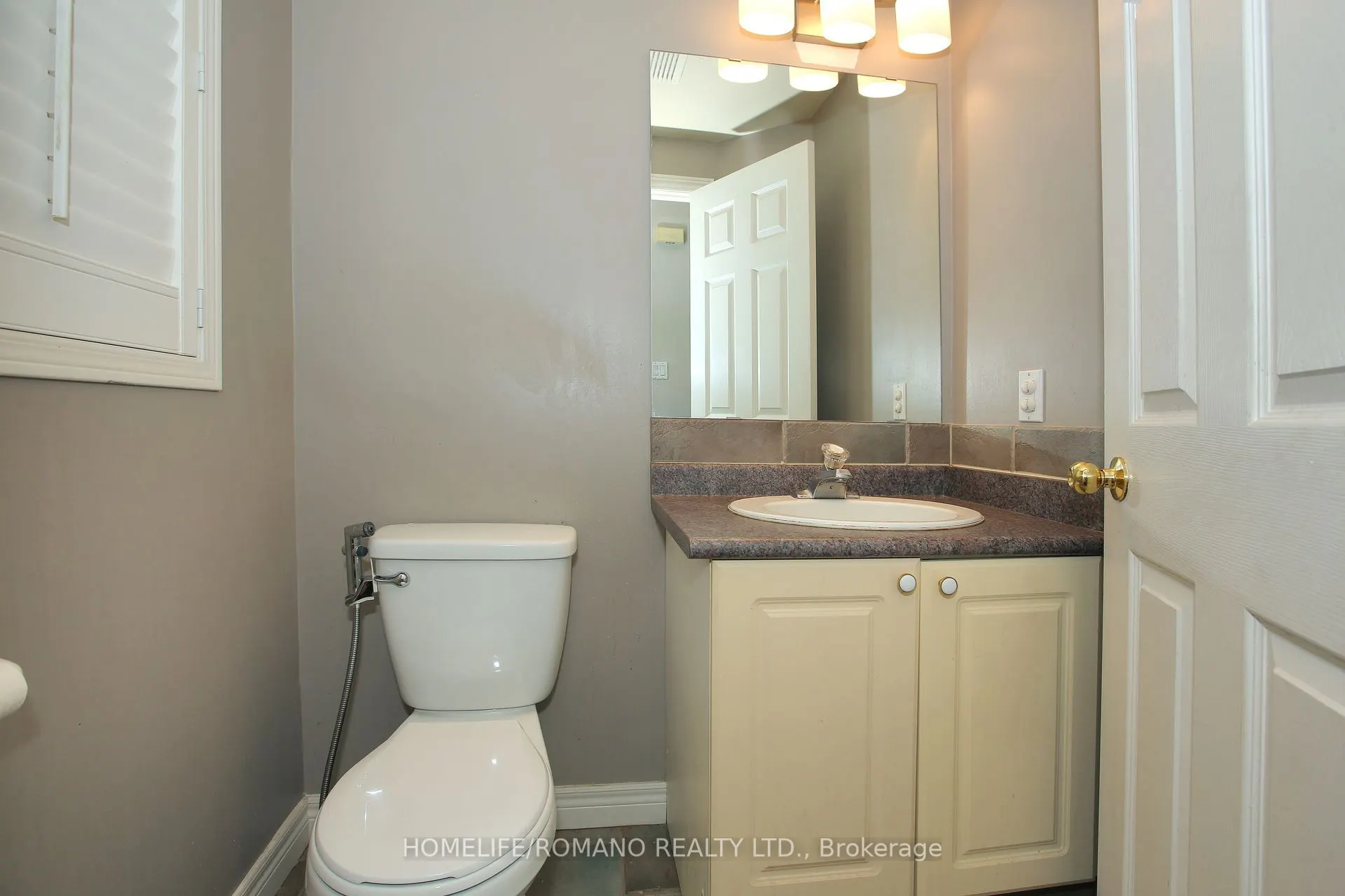37 Ridgeway Court