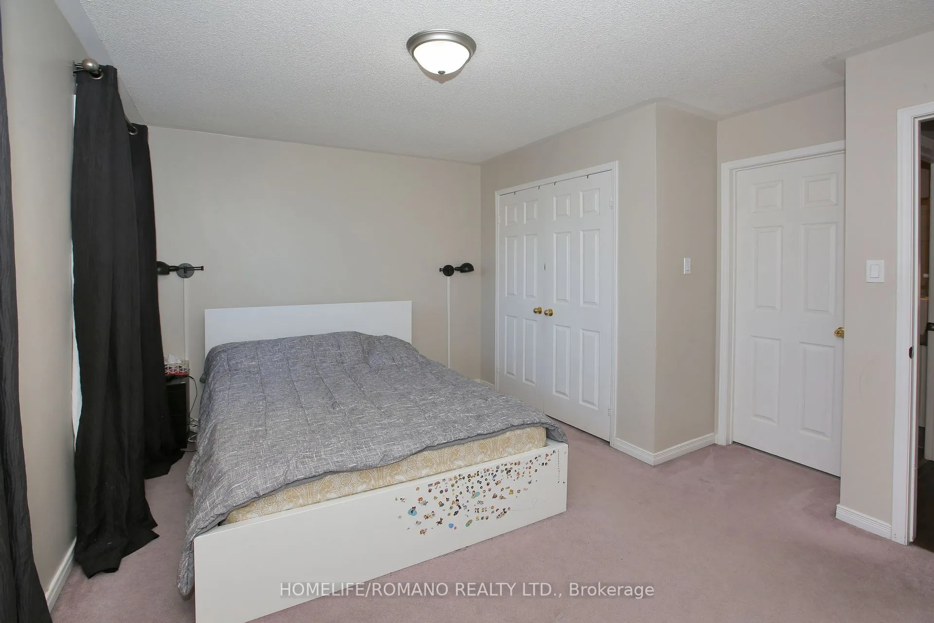 37 Ridgeway Court