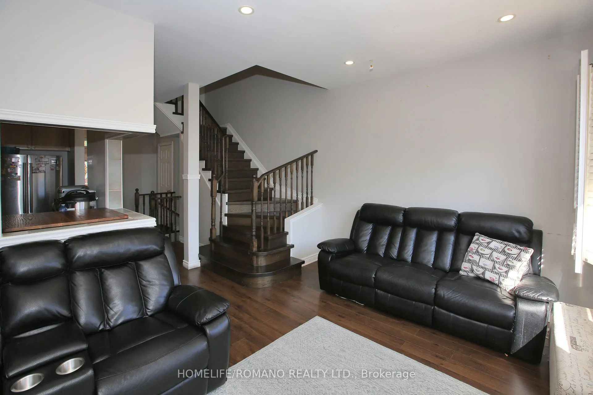 37 Ridgeway Court