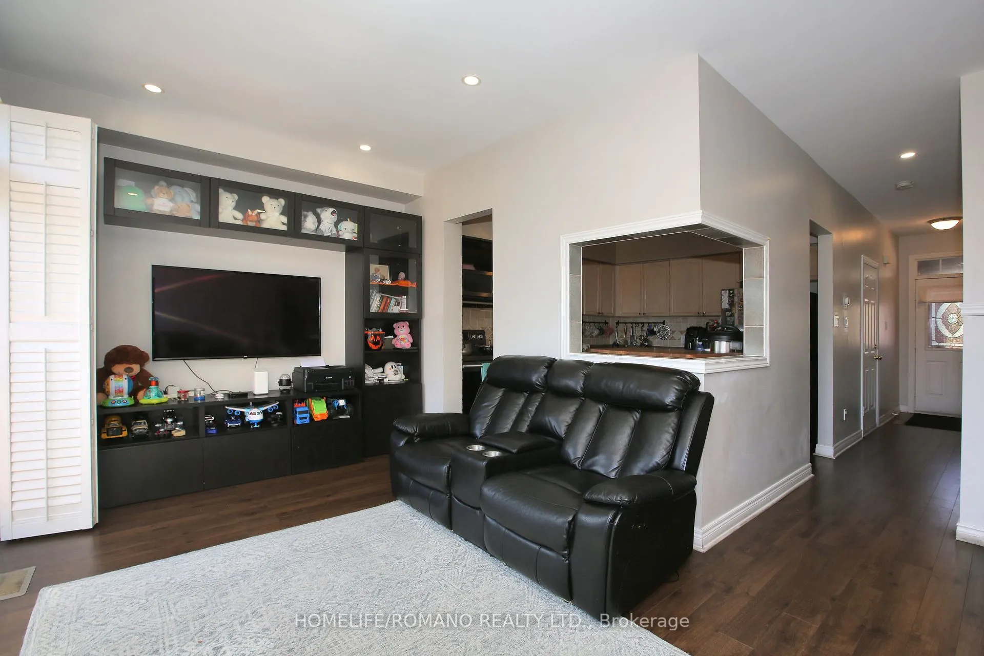 37 Ridgeway Court