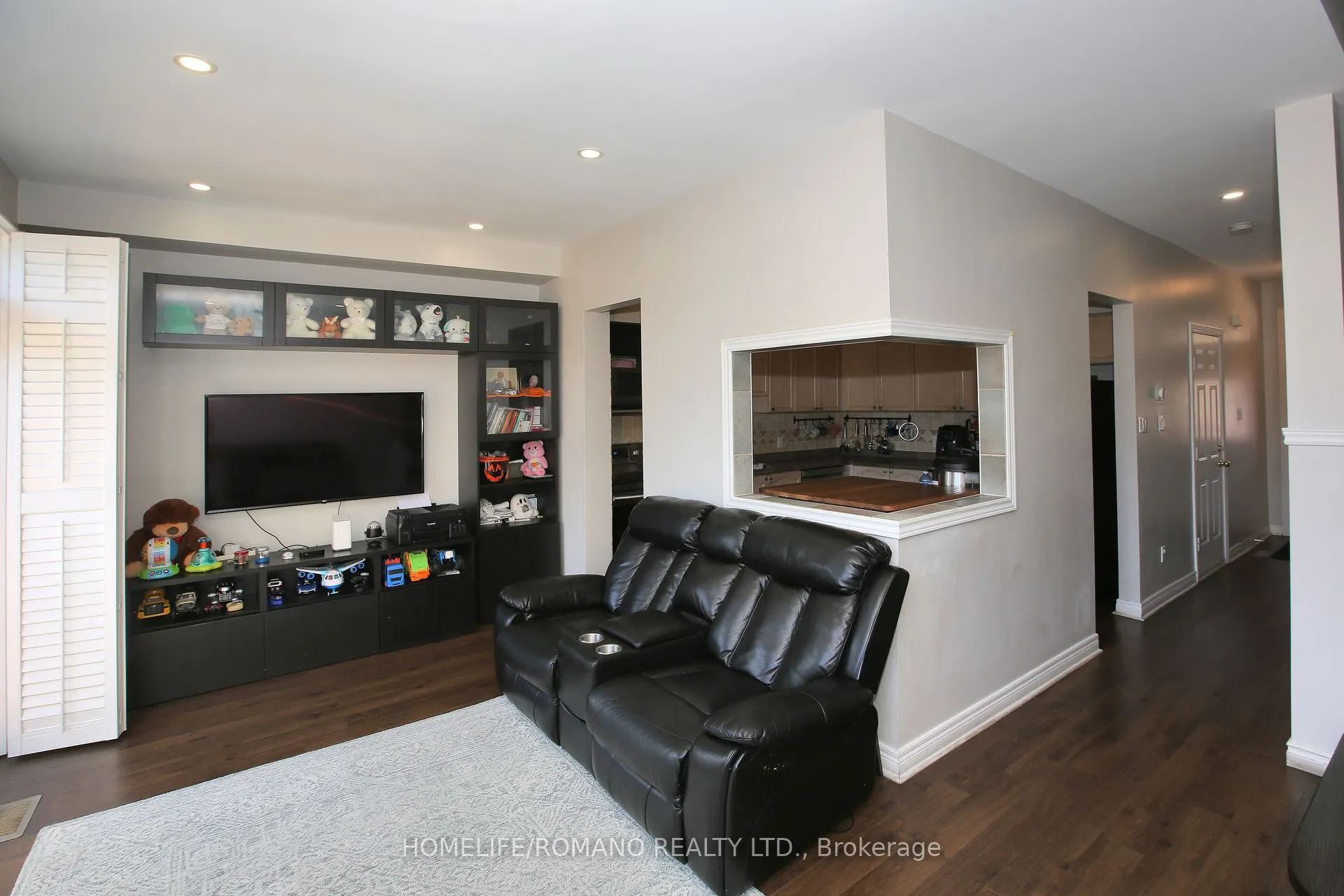 37 Ridgeway Court