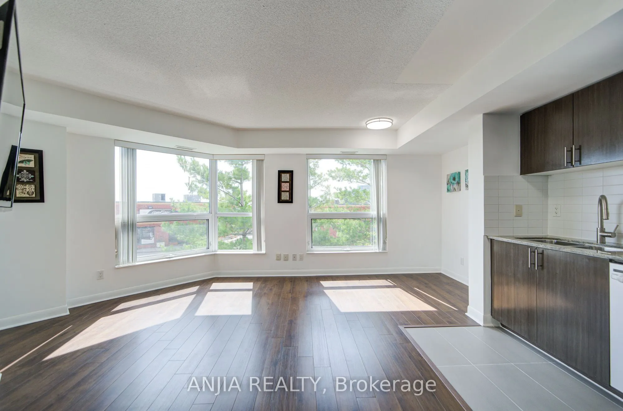 75 Norman Bethune Avenue, #210