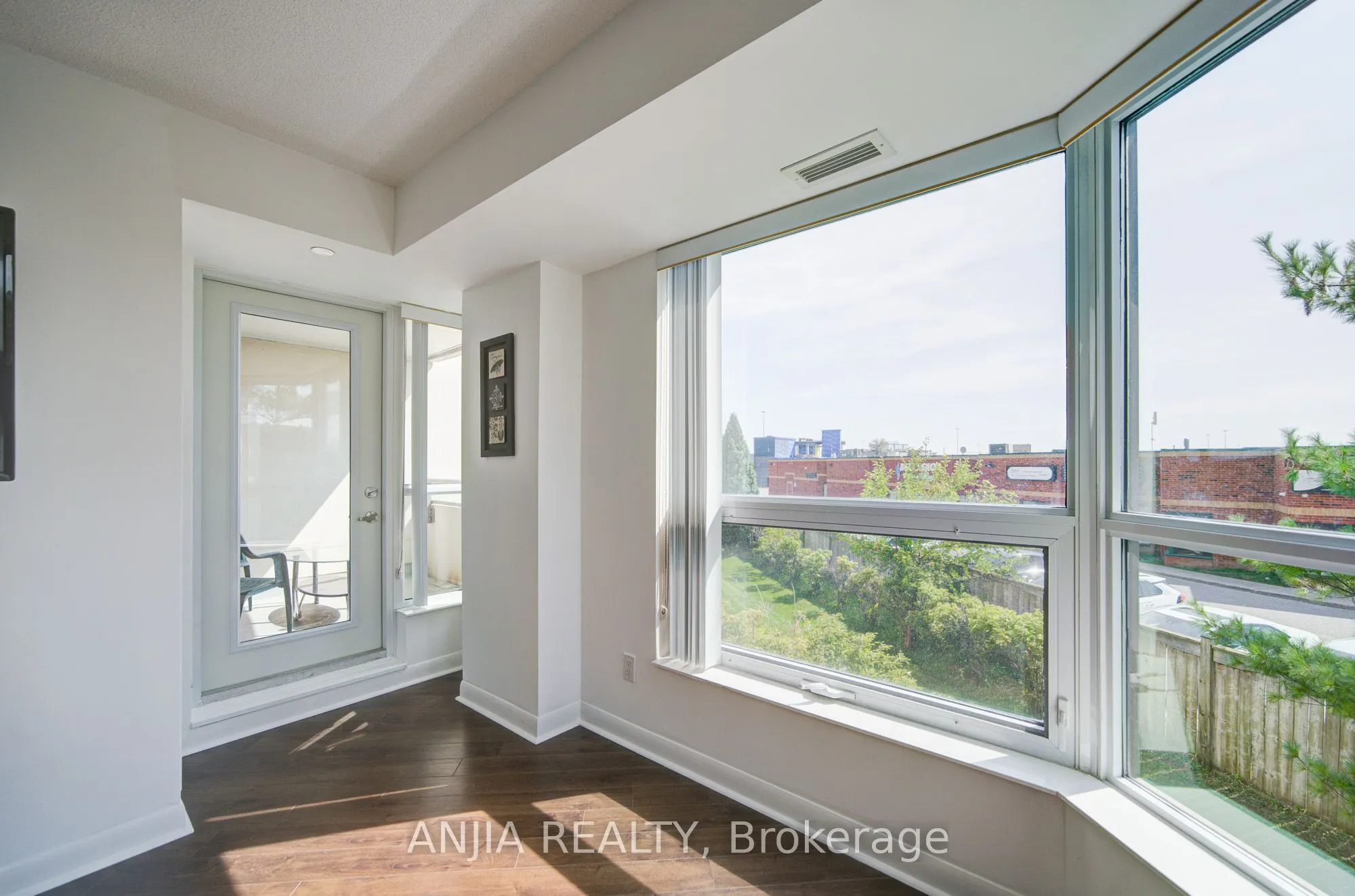 75 Norman Bethune Avenue, #210