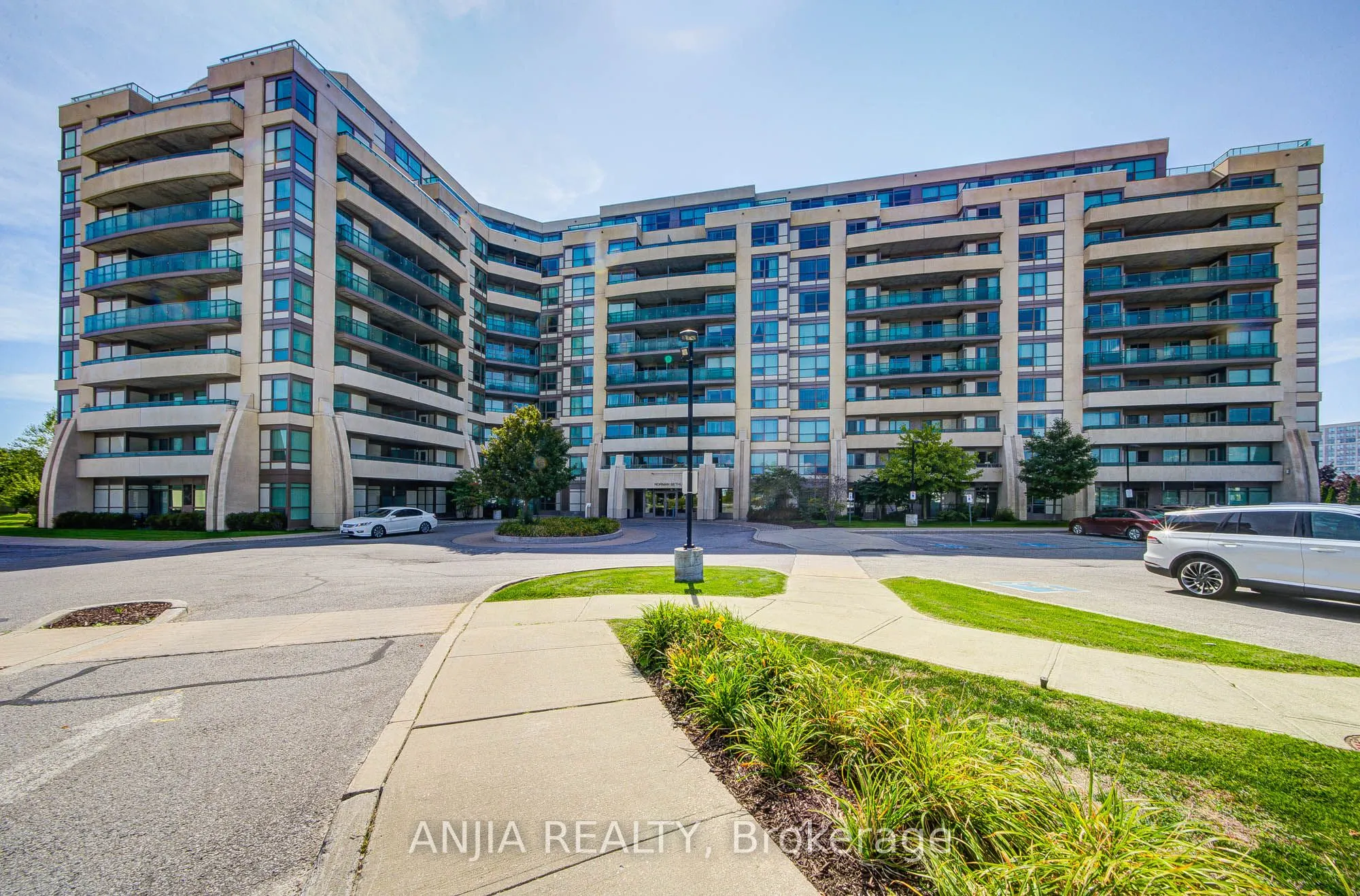 75 Norman Bethune Avenue, #210