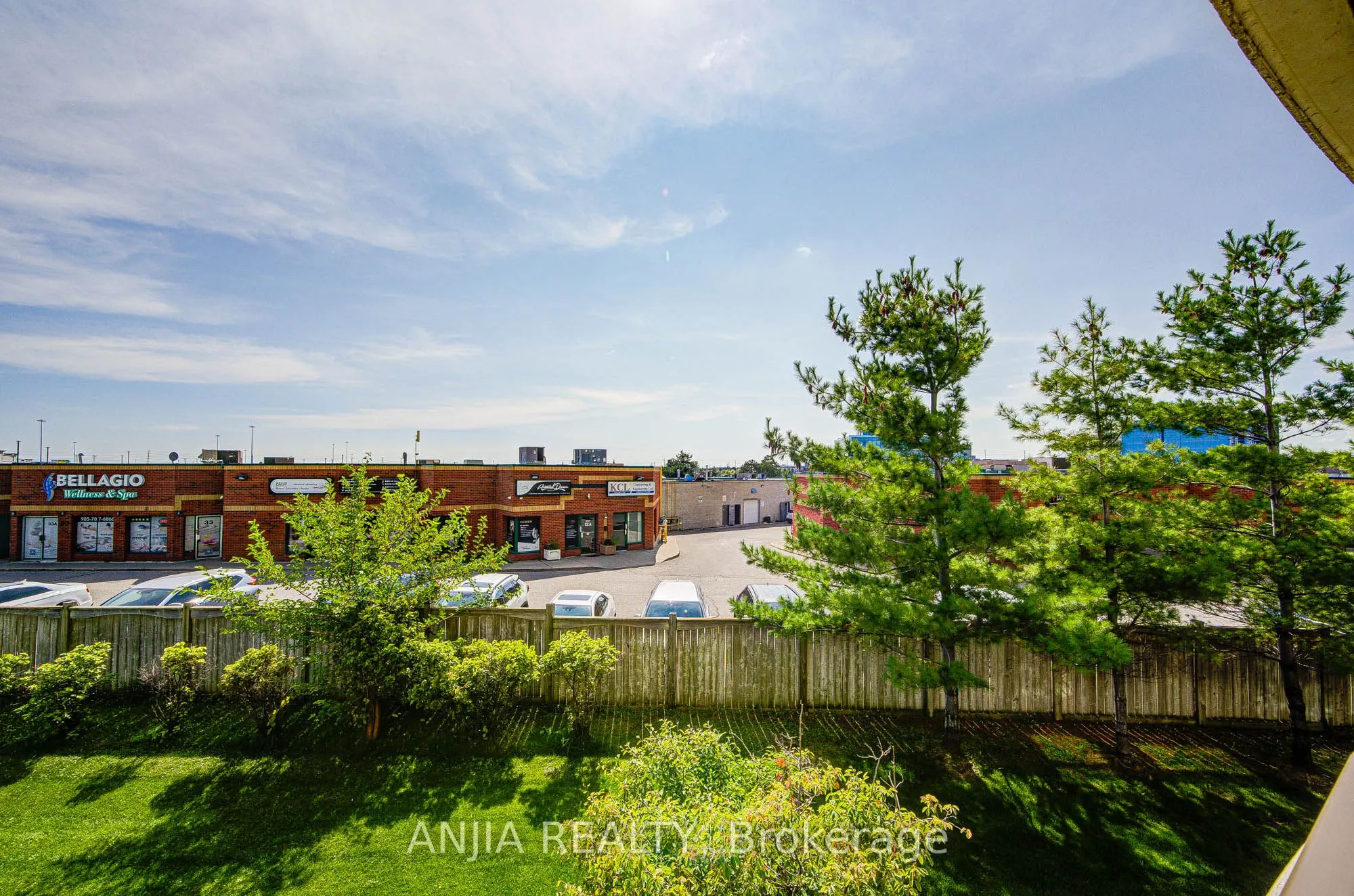 75 Norman Bethune Avenue, #210