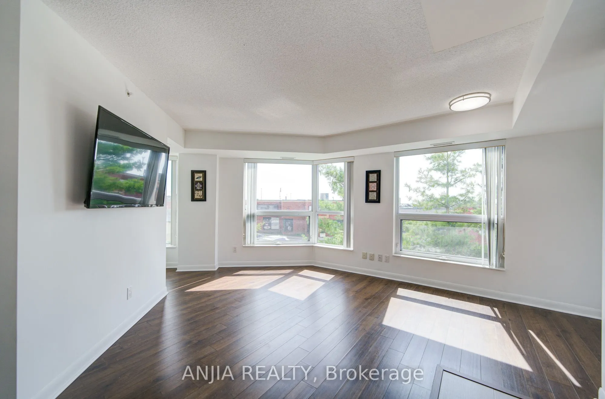 75 Norman Bethune Avenue, #210
