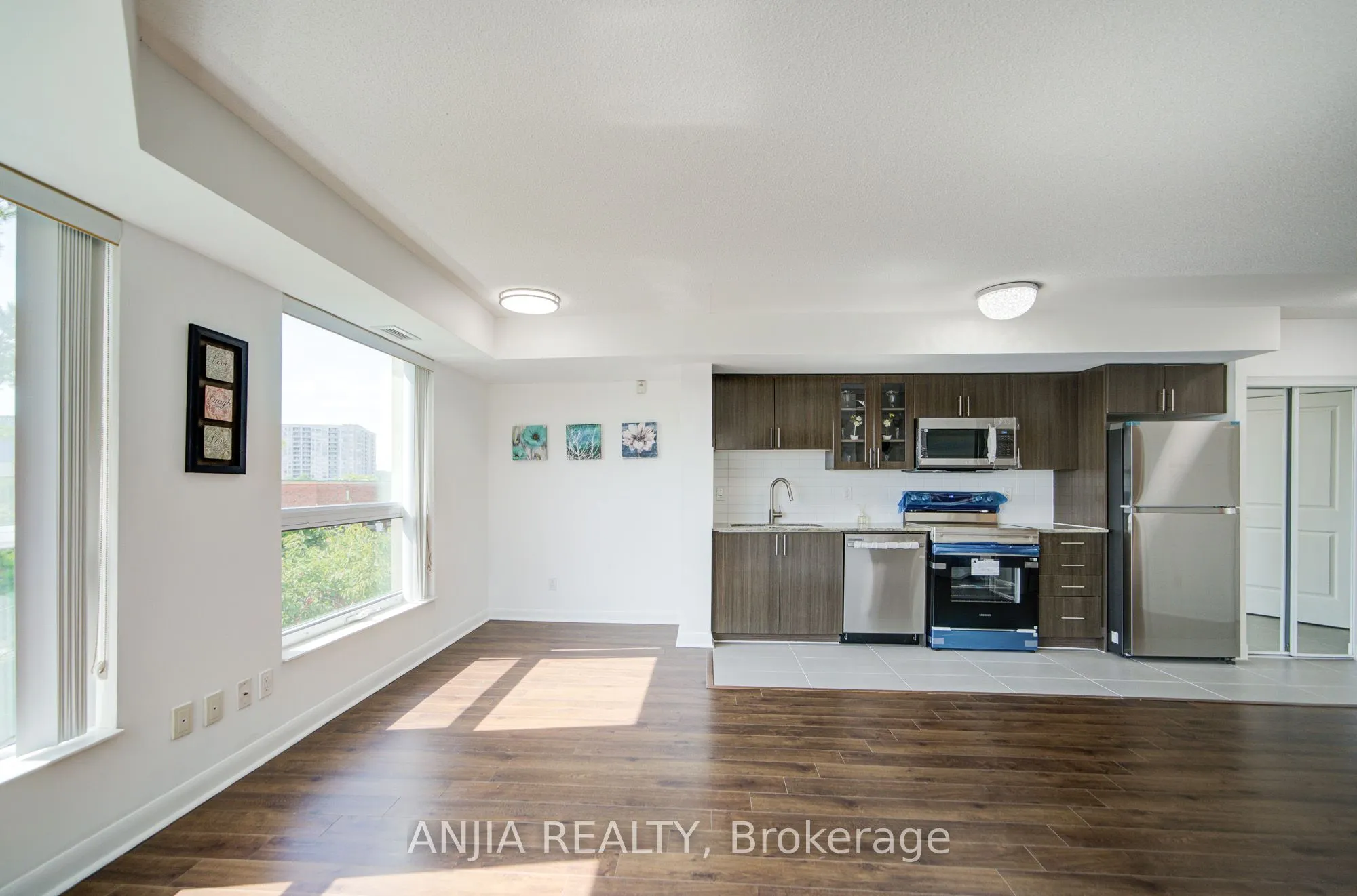 75 Norman Bethune Avenue, #210