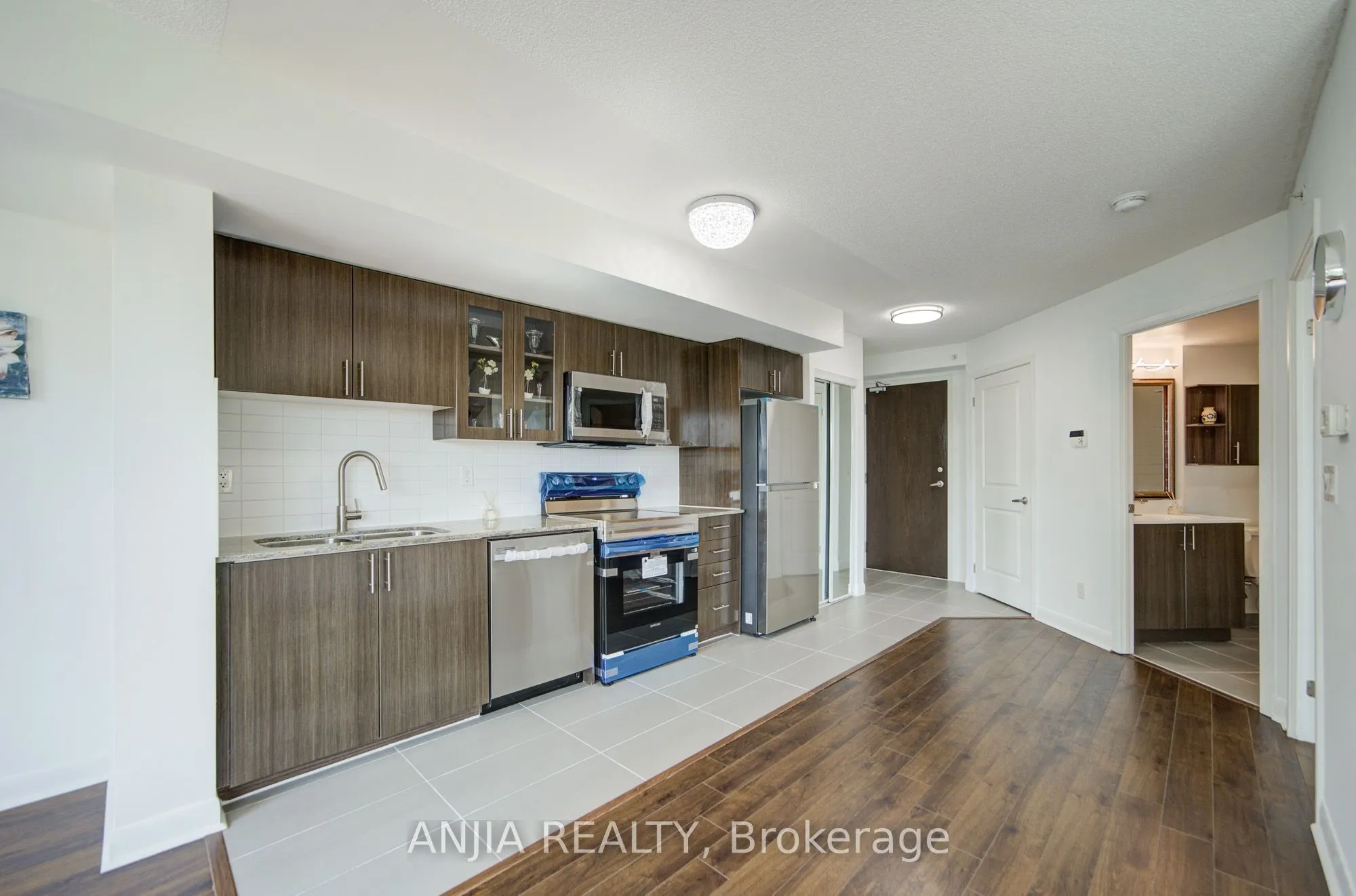 75 Norman Bethune Avenue, #210