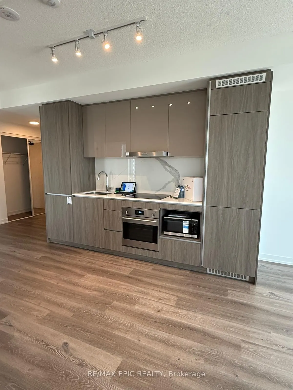 28 Interchange Way, ##2312
