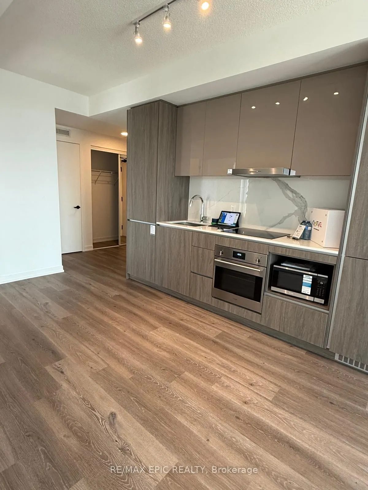 28 Interchange Way, ##2312