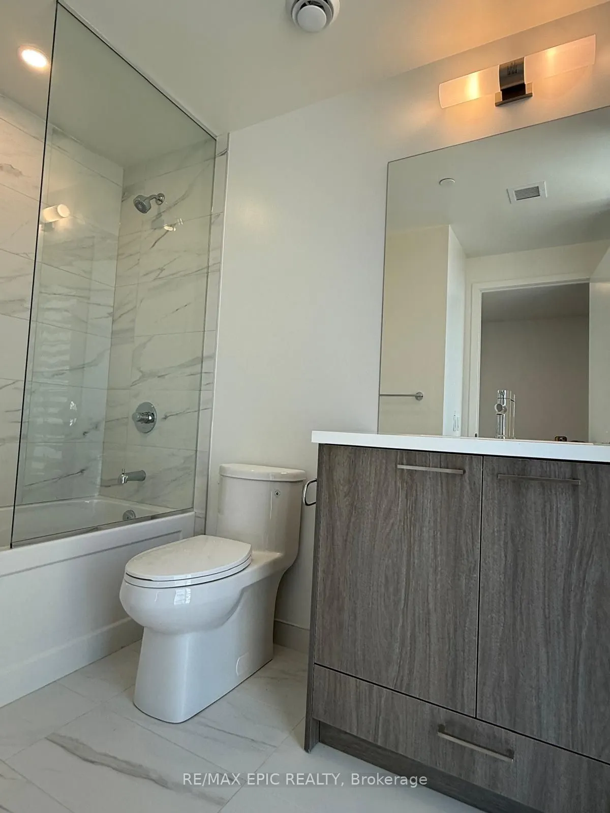 28 Interchange Way, ##2312