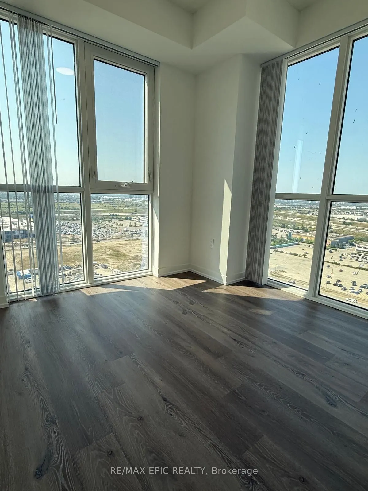 28 Interchange Way, ##2312