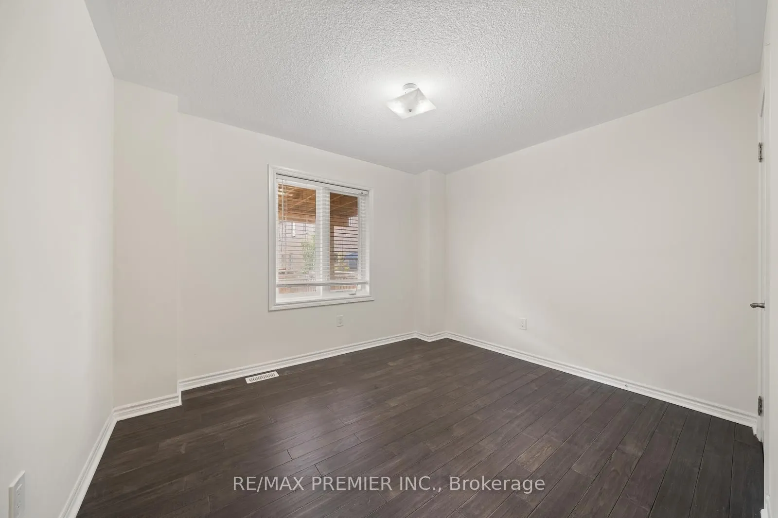 30 Bannockburn Drive