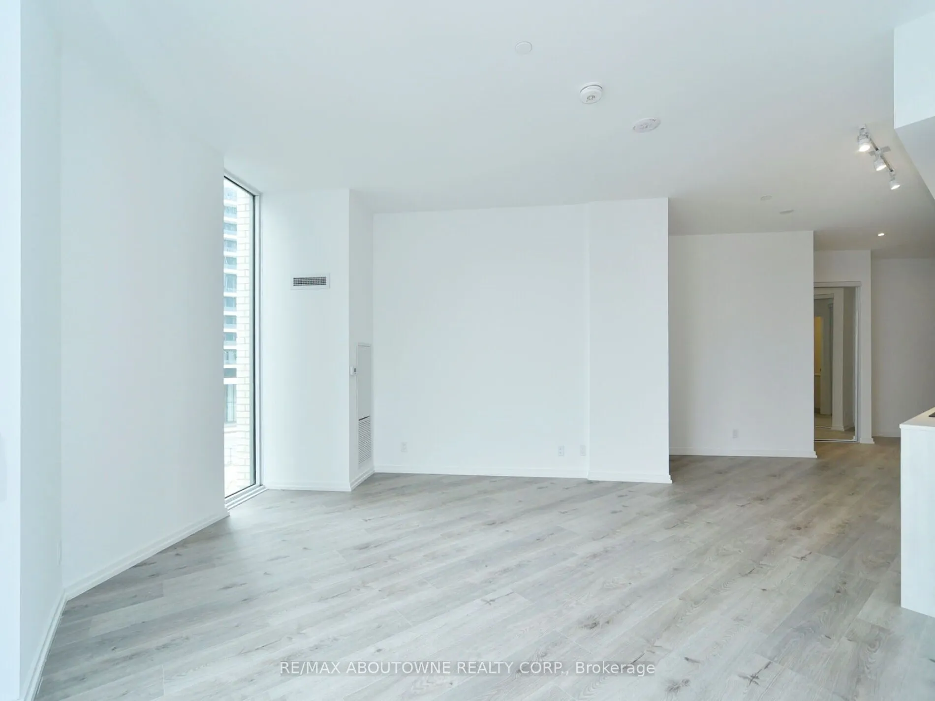 1000 Portage Parkway, #307