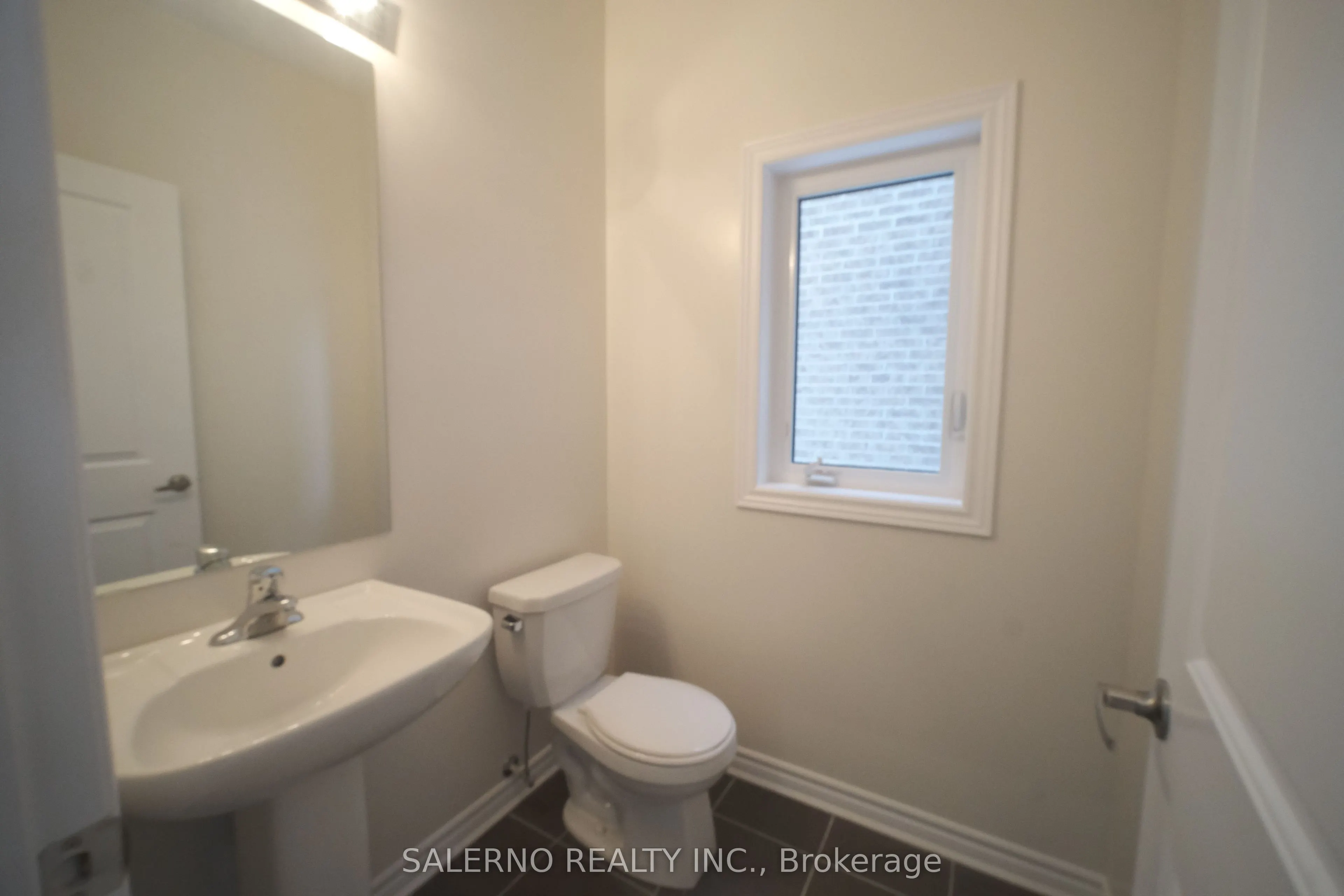 1445 Farrow Crescent