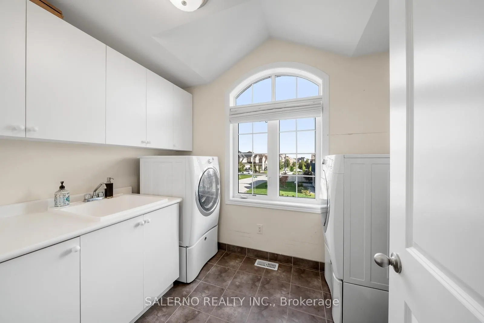 30 Fairmont Ridge