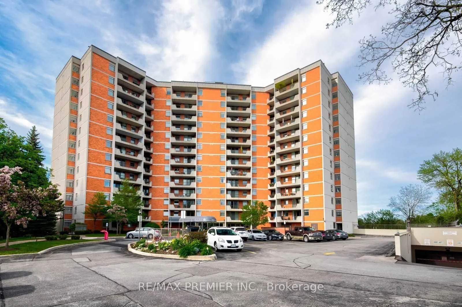 7811 Yonge Street, #1002