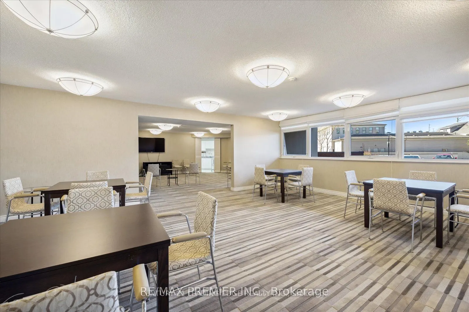 7811 Yonge Street, #1002