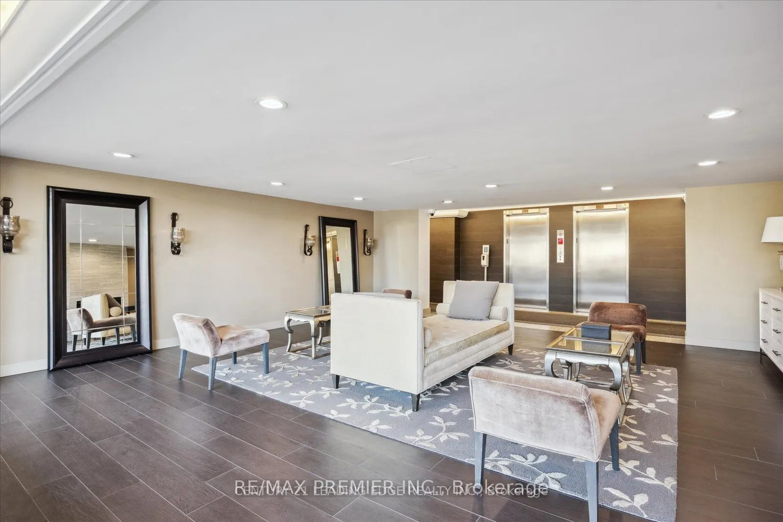 7811 Yonge Street, #1002