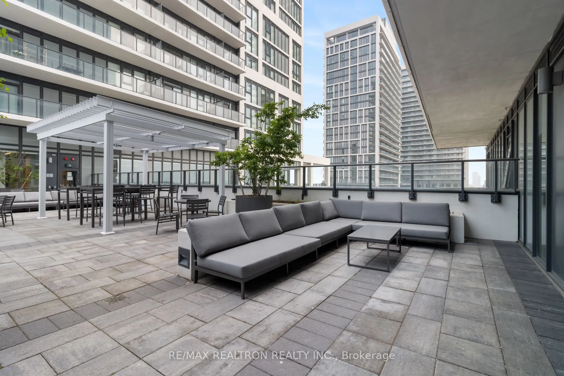 9000 Jane Street, #620