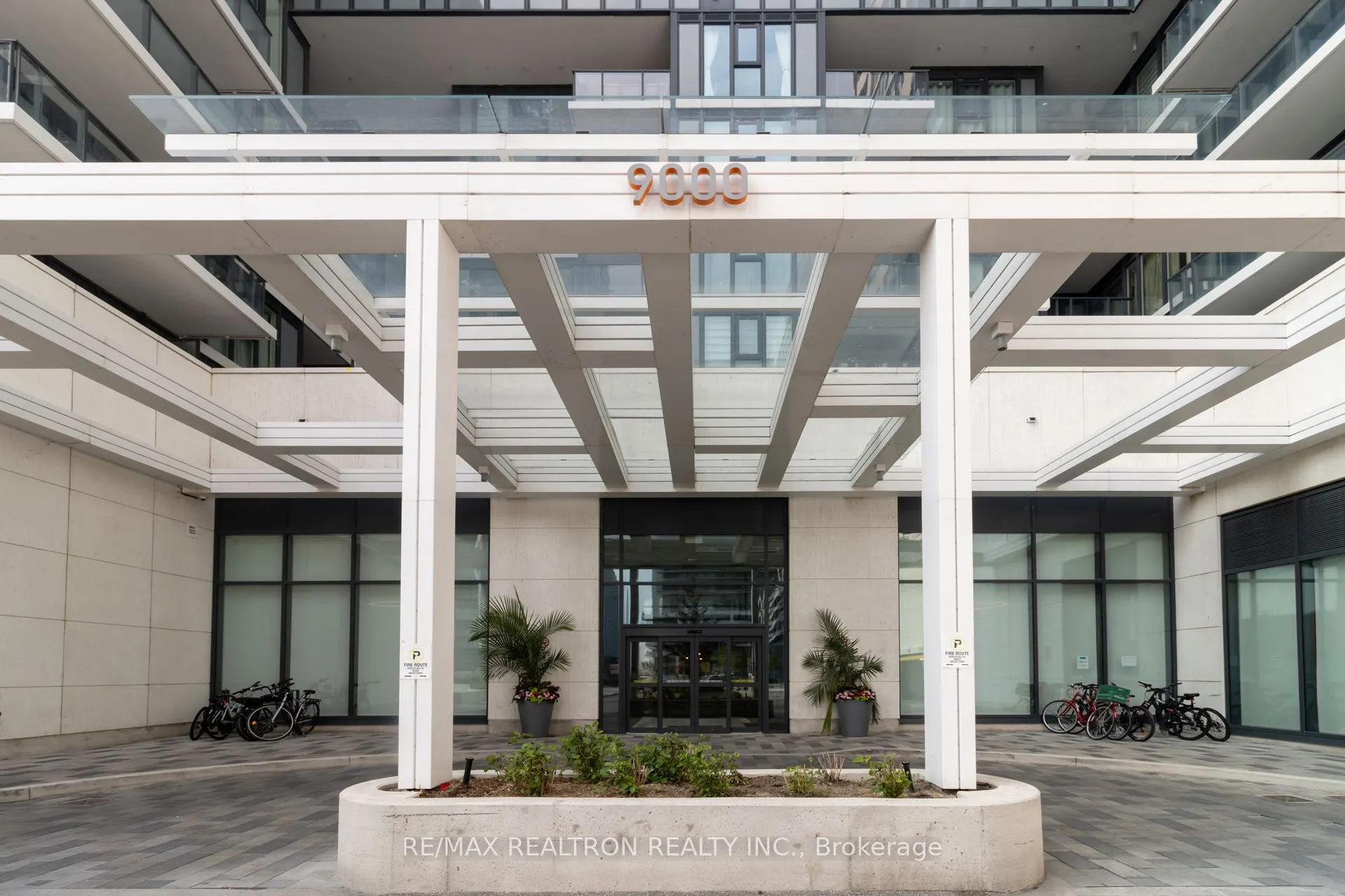 9000 Jane Street, #620