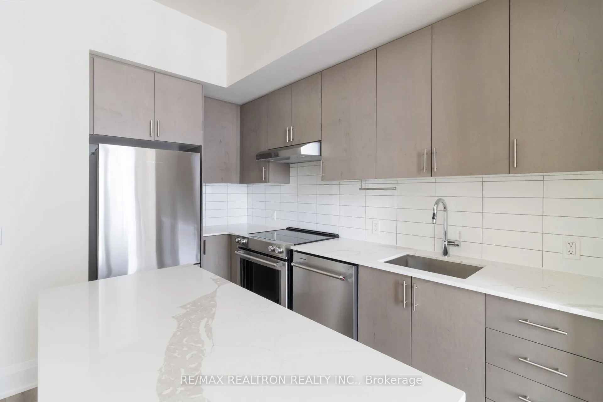 9000 Jane Street, #620