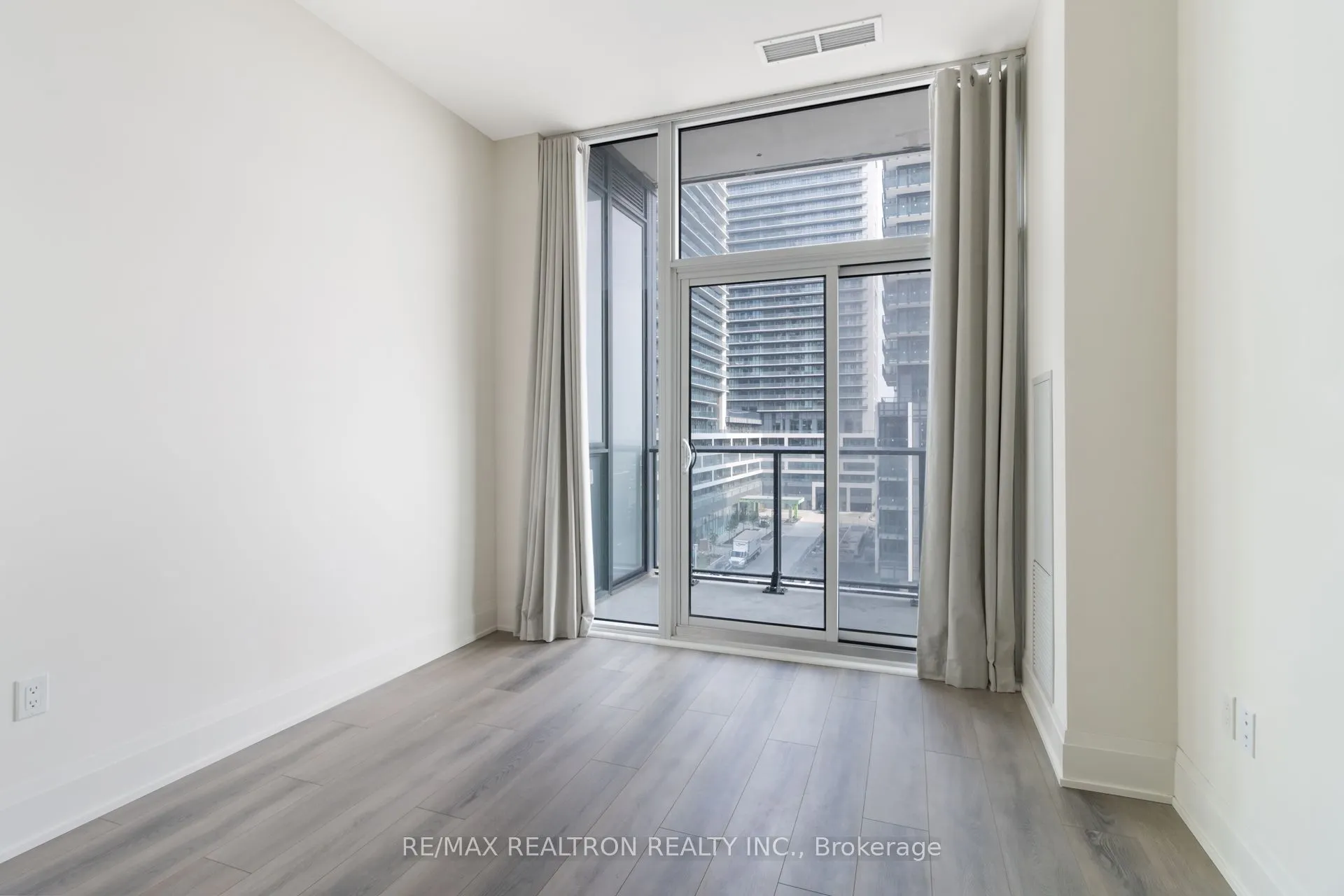 9000 Jane Street, #620
