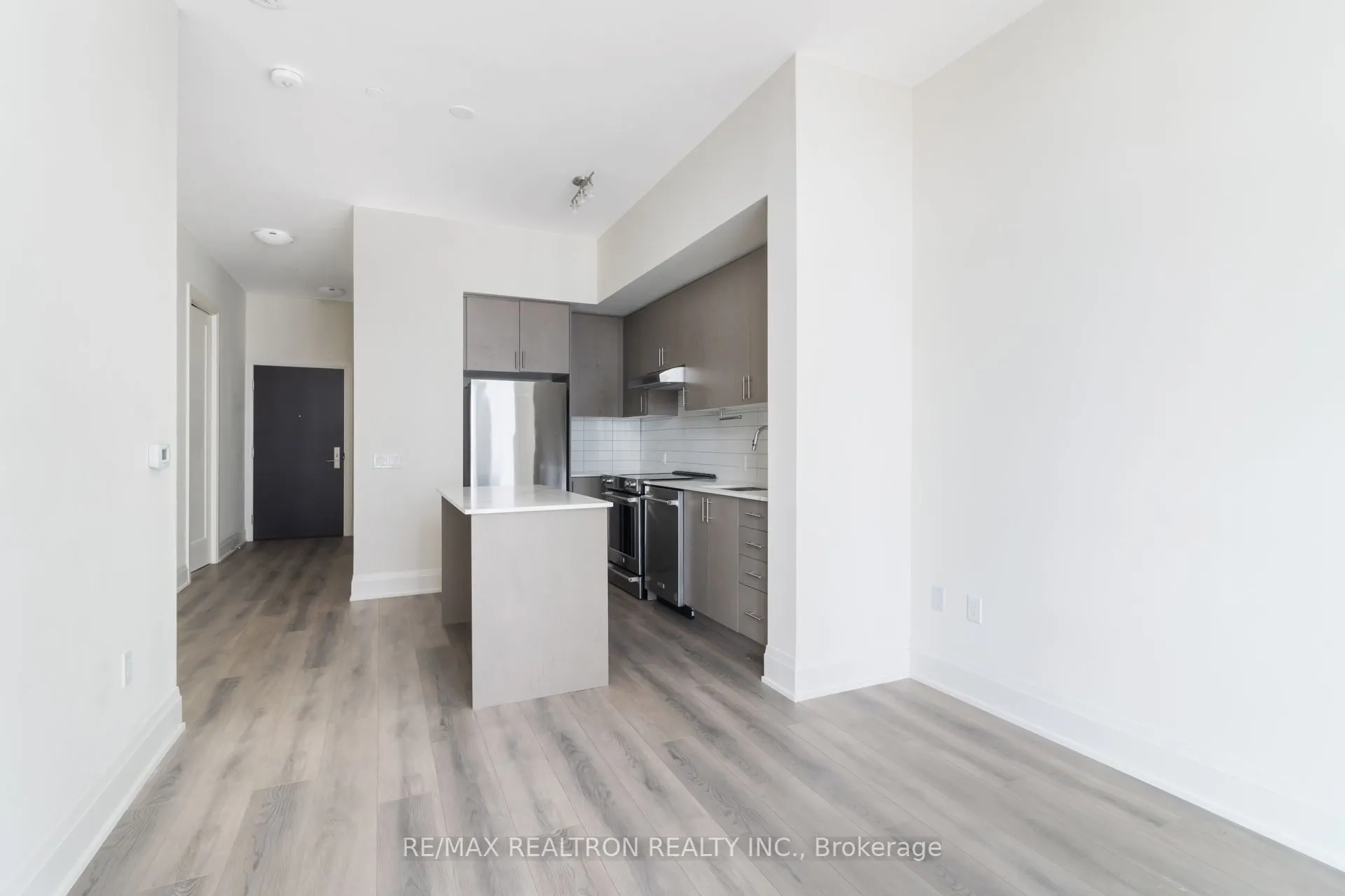 9000 Jane Street, #620