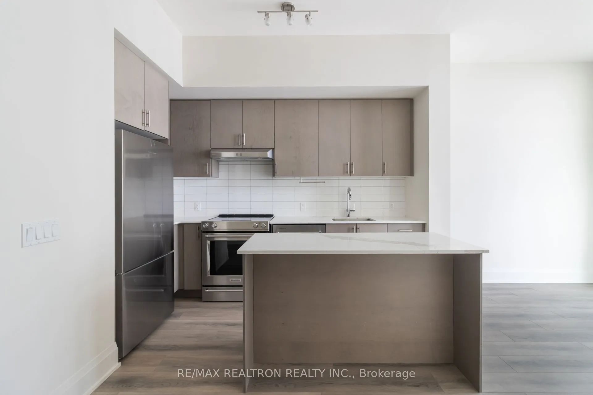 9000 Jane Street, #620