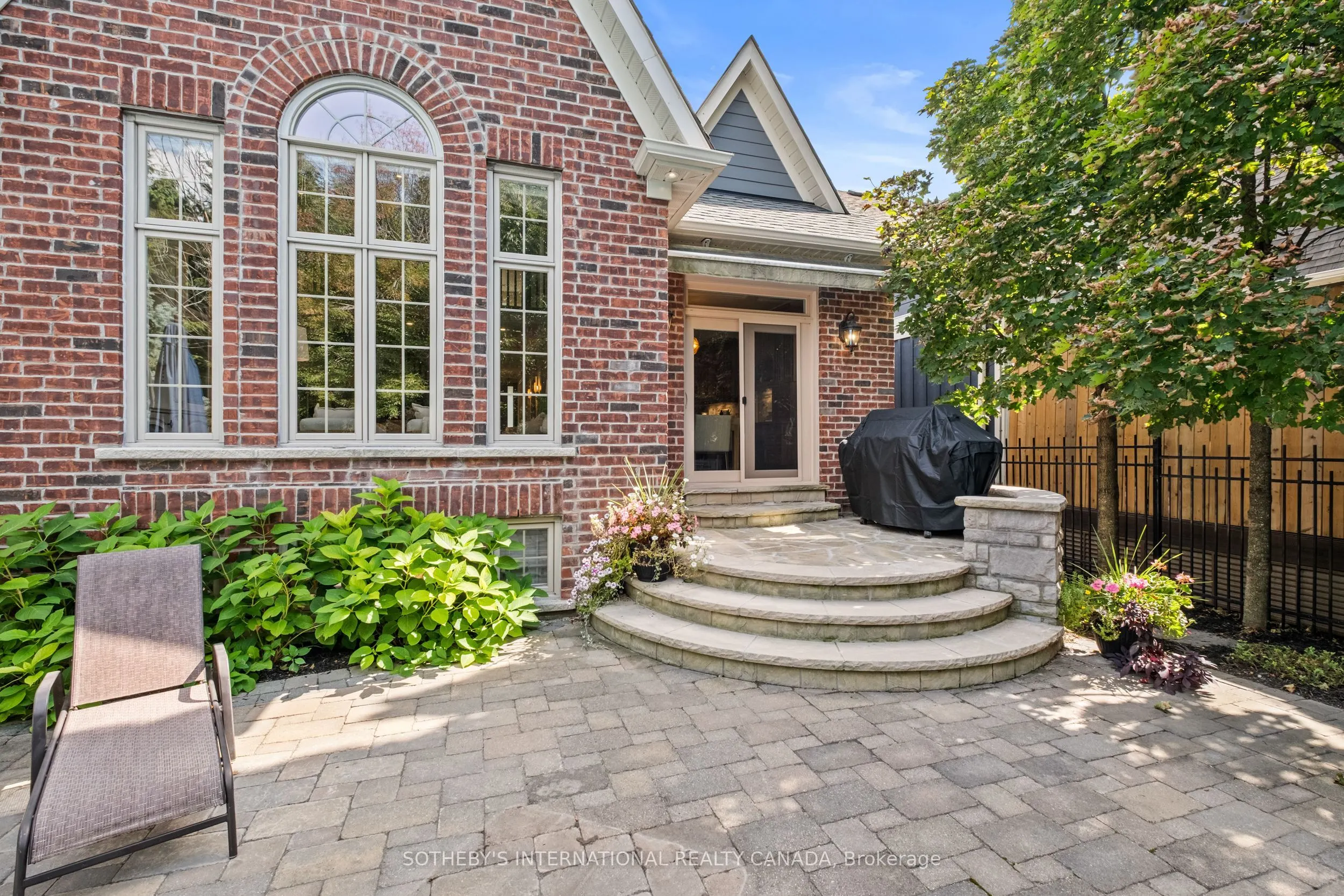 8 Harper Hill Road