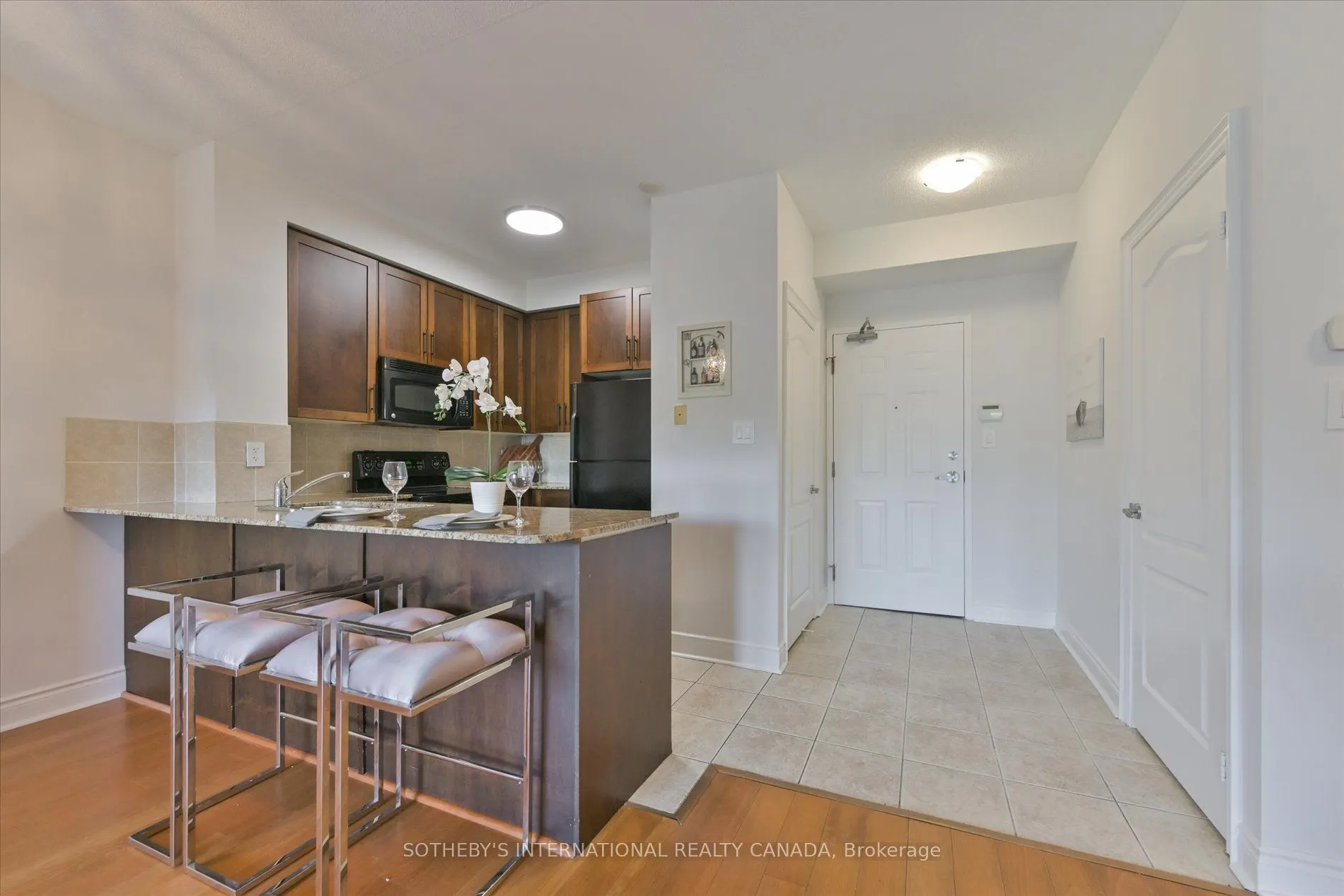 160 Woodbridge Avenue, #409