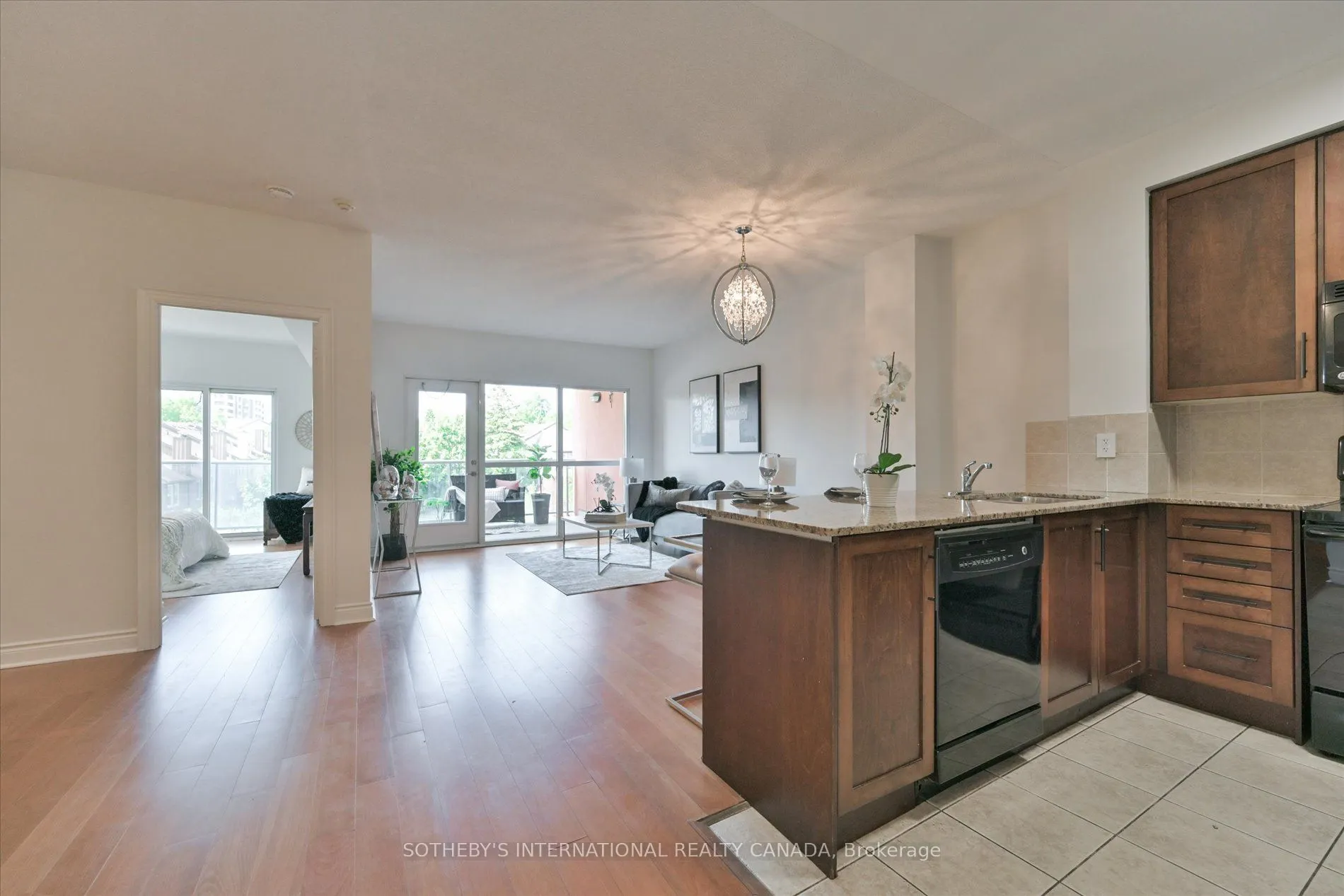 160 Woodbridge Avenue, #409