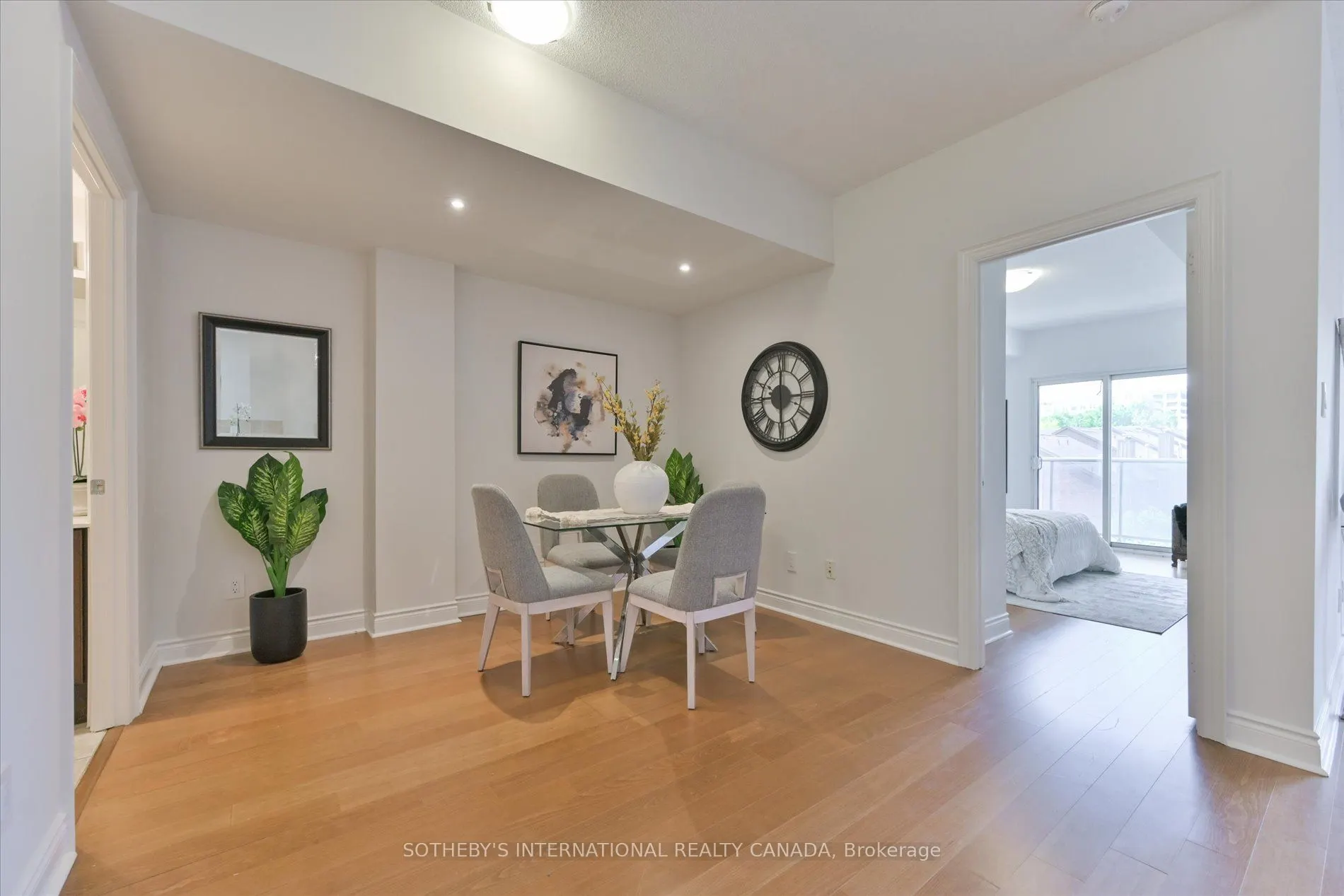 160 Woodbridge Avenue, #409