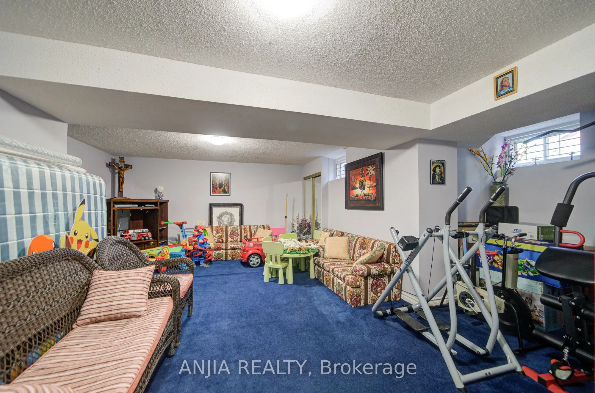 20 Lady Lynn Crescent