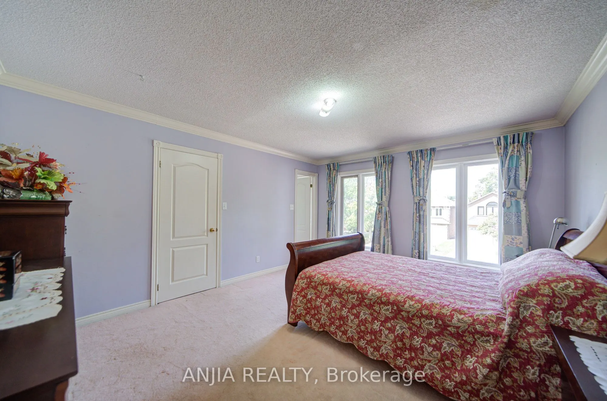 20 Lady Lynn Crescent