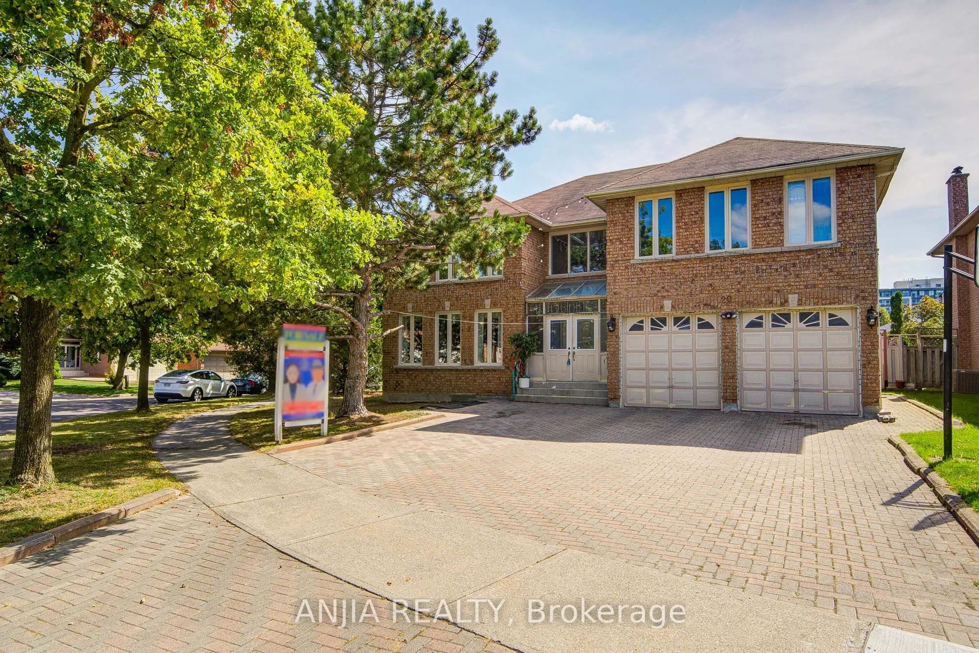 20 Lady Lynn Crescent
