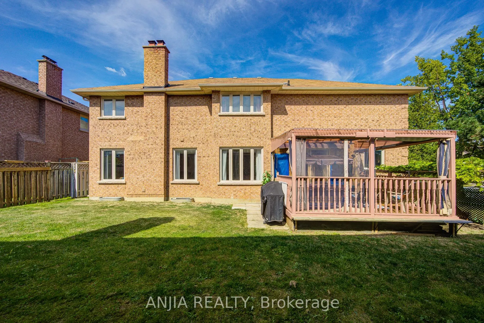 20 Lady Lynn Crescent