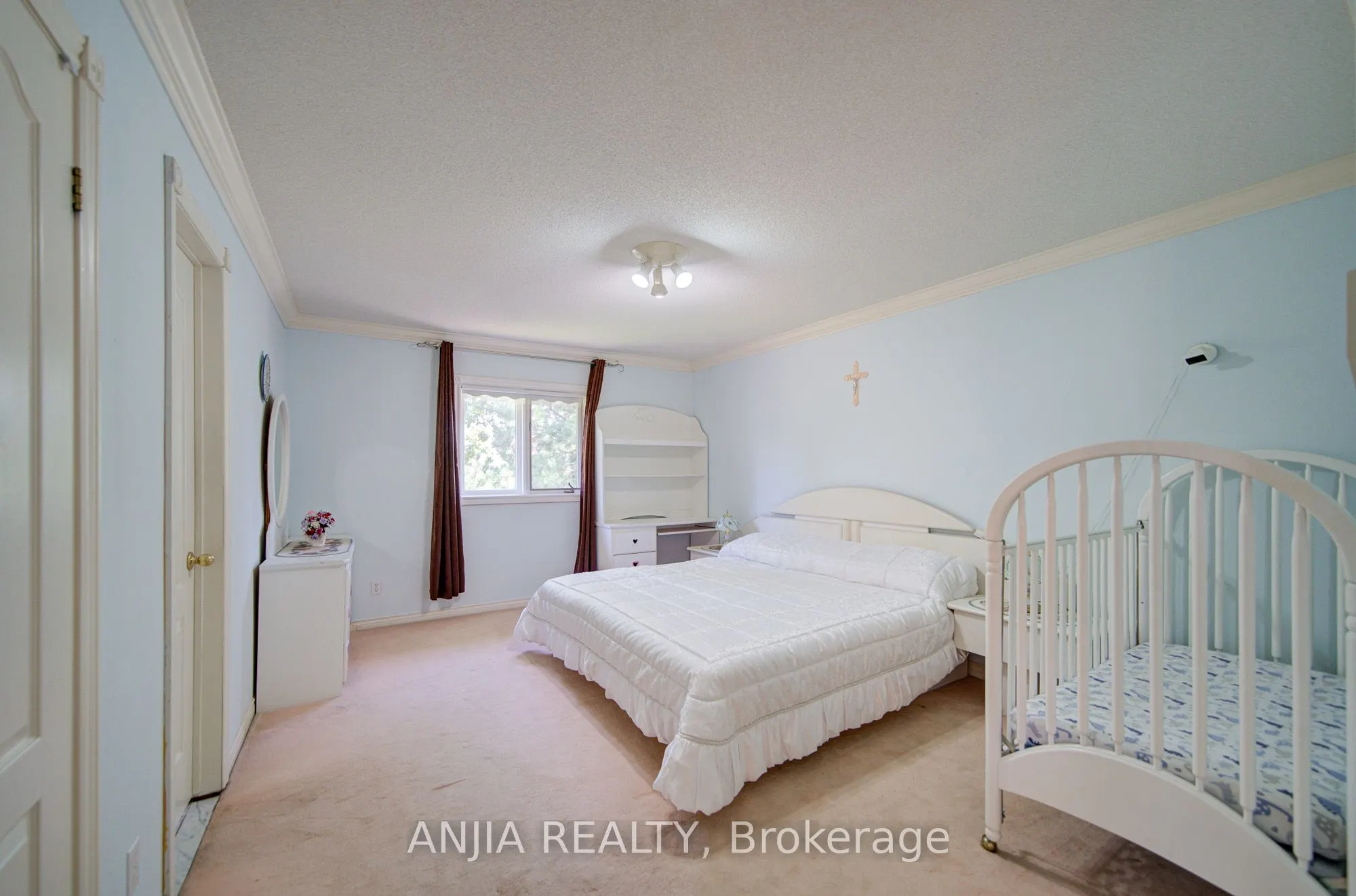 20 Lady Lynn Crescent