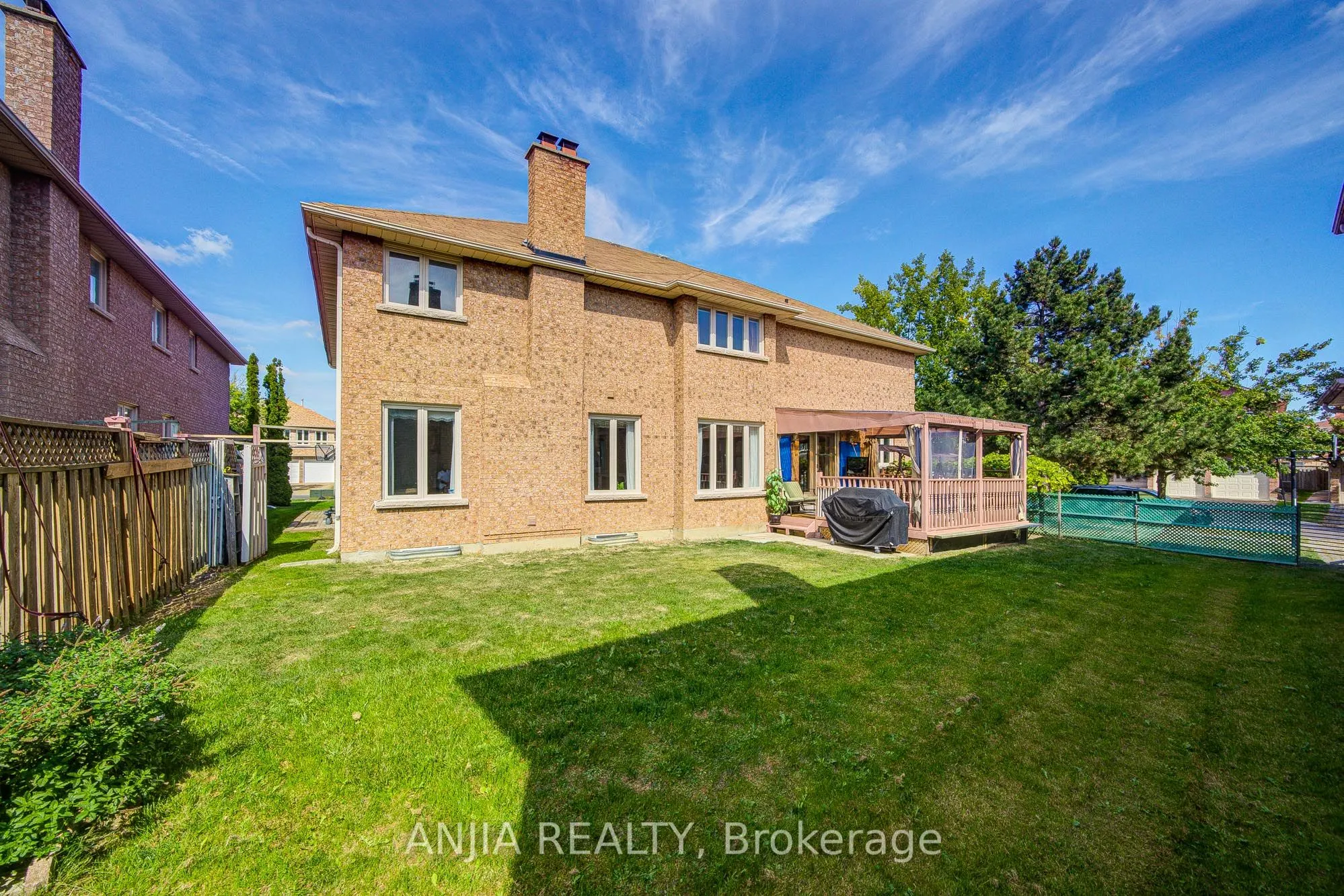 20 Lady Lynn Crescent